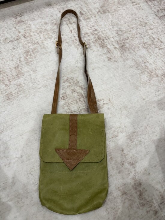 The Unbranded Brand Handbags - Vintage Olive Green Leather Crossbody Satchel Bag